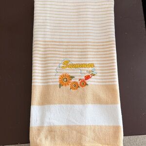Set of 3 embroidered kitchen towels